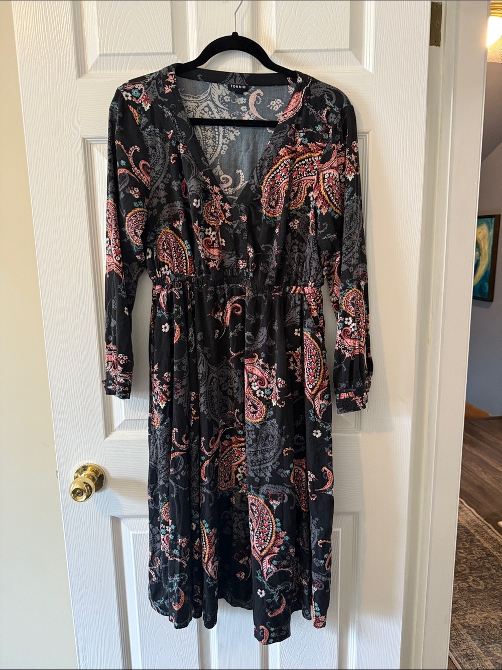 torrid Black Paisley-Print Long Sleeve Midi Dress with Pink Accents